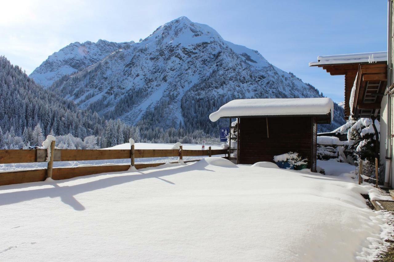 Haus Guentli Hotel Mittelberg Exterior photo